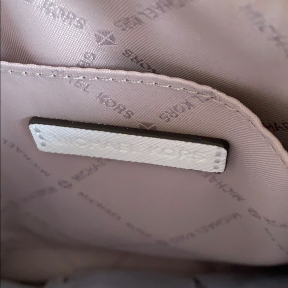 Michael Kors Leather XL Zip Clutch Wristlet White - Picture 8 of 15